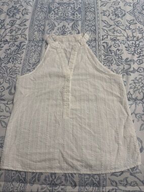 Women’s White Sleeveless Button Top